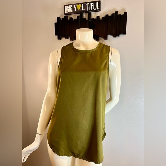 Abercrombie & Fitch Essentials Sleeveless Top Size Small - Picture 2 of 10